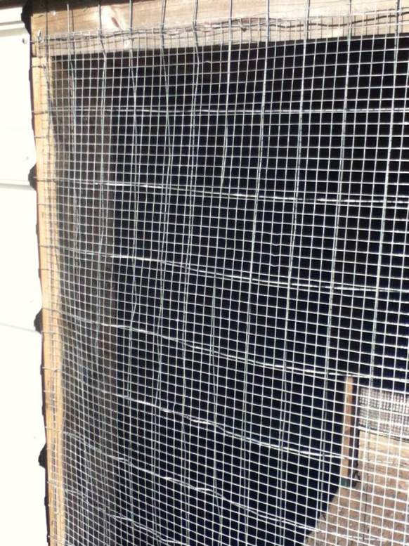Overlapping fencing mesh
